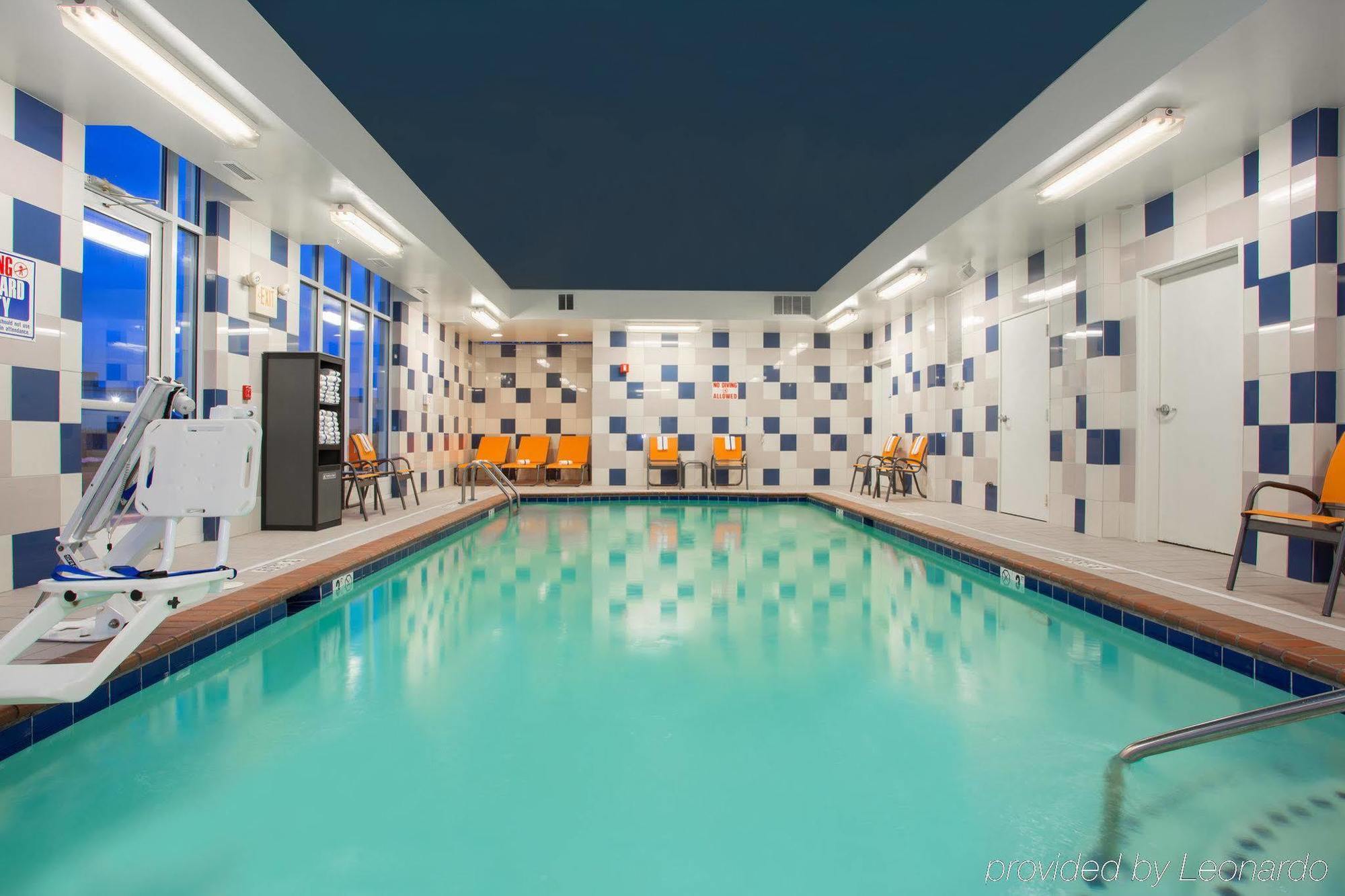 Holiday Inn Express Georgetown By Ihg Exterior foto